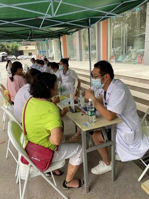 醫(yī)幼及場館服務(wù)中心組織開展慶祝建黨100周年大型義診活動(dòng)